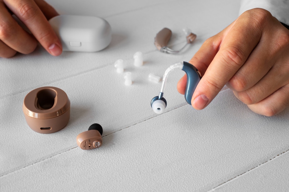 שדרגו את חוויית השמיעה שלכם עם אביזרי שמיעה איכותיים ומתקדמים. גלו פתרונות מותאמים אישית אצל גלפון מכון שמיעה אודיולוגיה עוד היום.